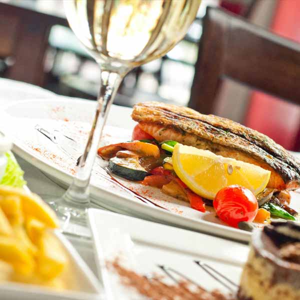 白ワインと食事