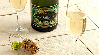 シャンパーニュのグラス